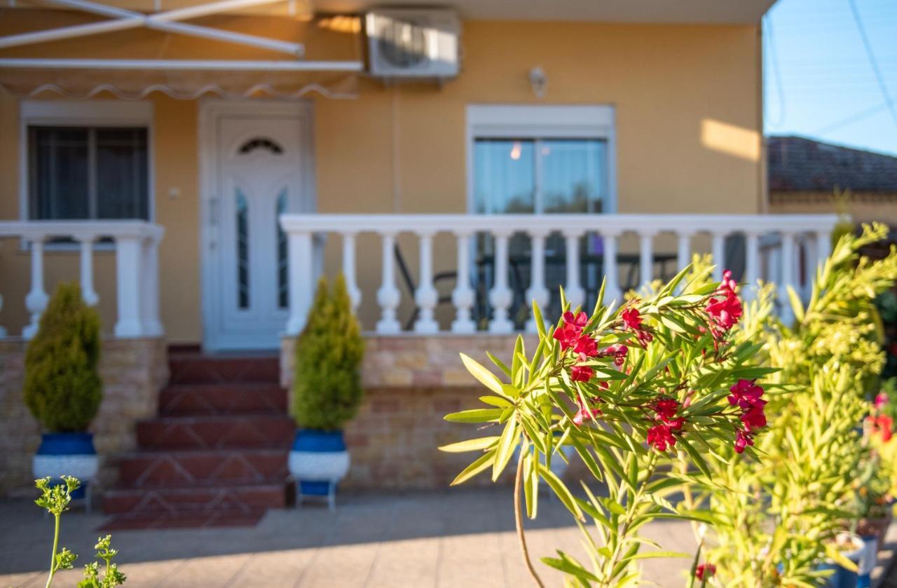 דירות סיקיה Family House Nikos מראה חיצוני תמונה